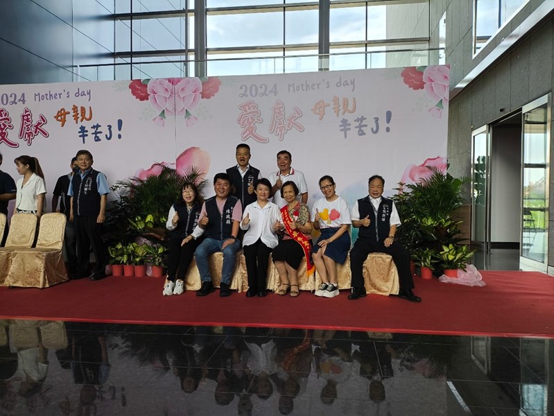 LINE_ALBUM_1130504模範母親與市長有約_240506_16