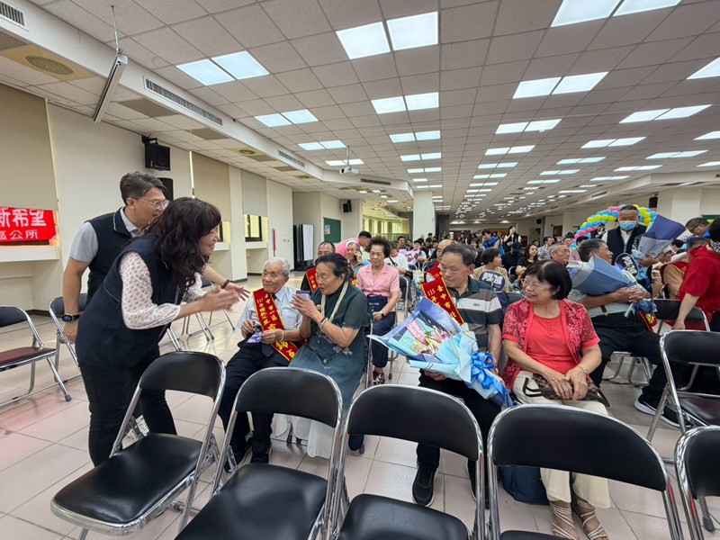 LINE_ALBUM_115年度模範父親表揚_260801_11