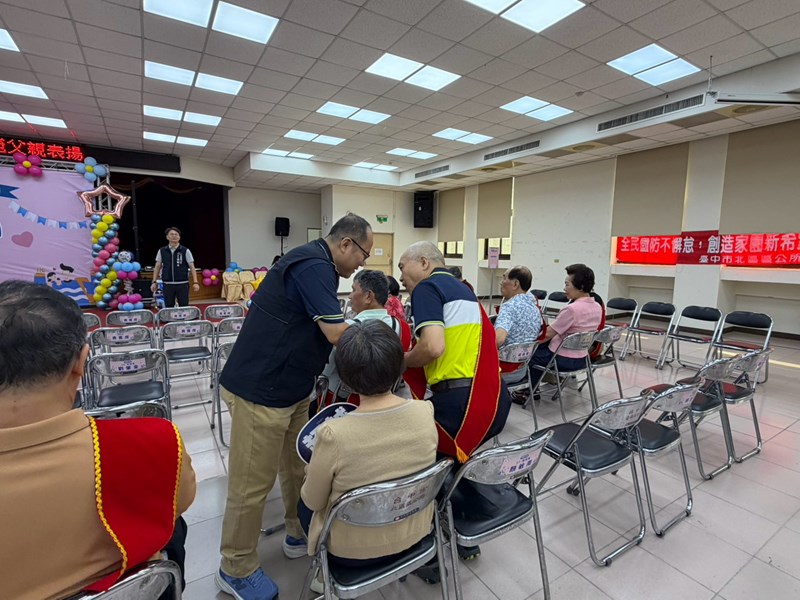 LINE_ALBUM_115年度模範父親表揚_260801_16
