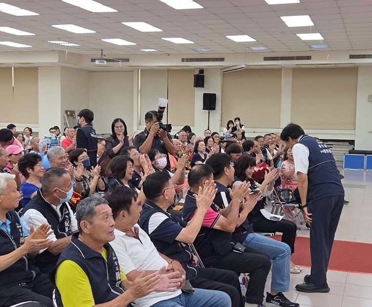 LINE_ALBUM_115年度模範父親表揚_260801_96